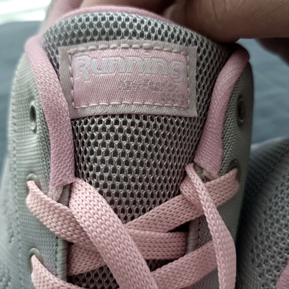 Ultra Light Breathable Knit Sneakers, size 10.5 - Picture 8 of 11